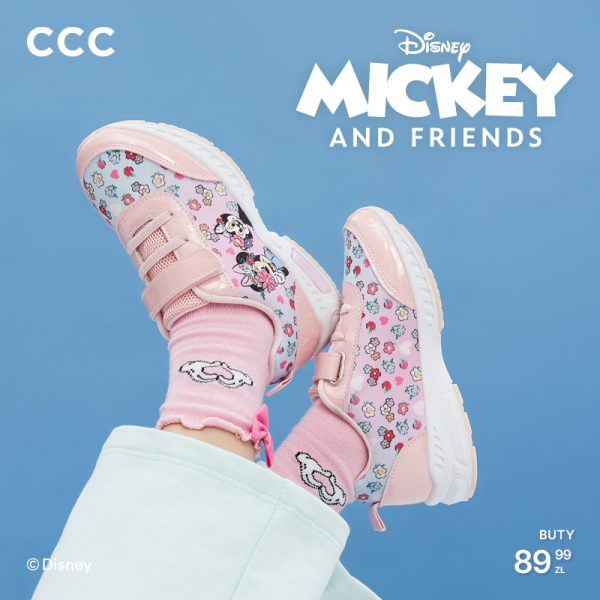 Dziecięce buty w kolorze różowym z motywem Myszki Minnie i kwiatków, na tle błękitnego nieba. Cena 89,99 zł.