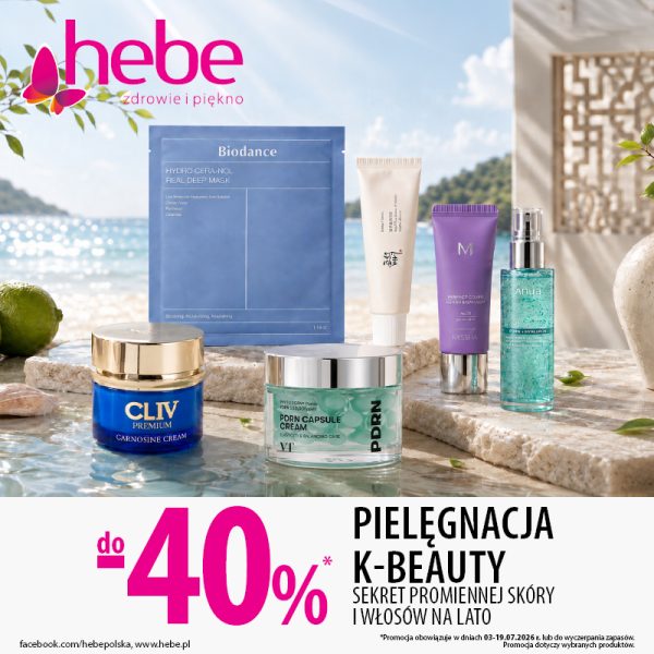 Produkty do pielęgnacji koreańskiej K-Beauty marki Hebe, takie jak maseczki, kremy i serum, na tle plaży.