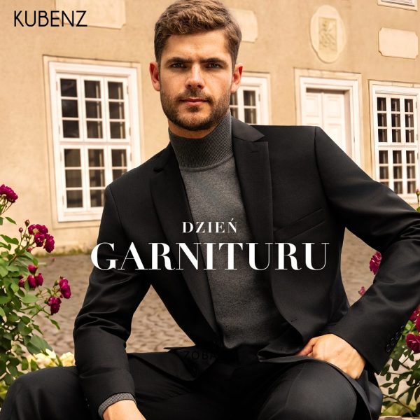 Mężczyzna w czarnym garniturze i szarym golfie, napis Dzień Garnituru – Kubenz, Outlet Park Szczecin