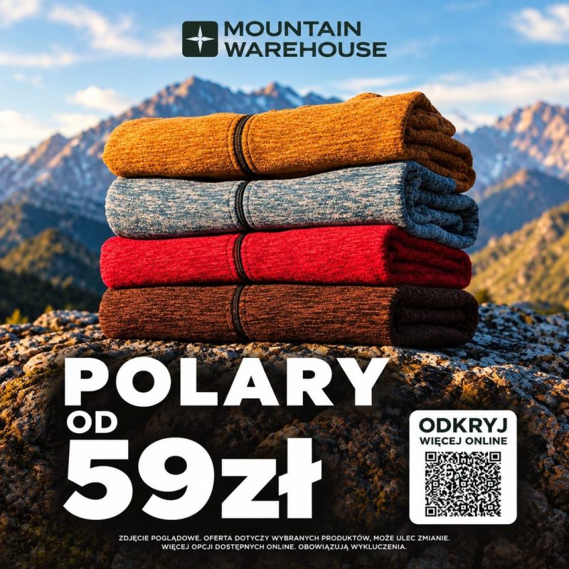 Grafika Mountain Warehouse: stos kolorowych polarów na tle gór, polary od 59 zł, Outlet Park Szczecin